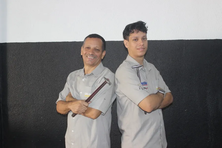 Equipe da Doutor Martelinho, especialistas em martelinho de ouro em Bauru